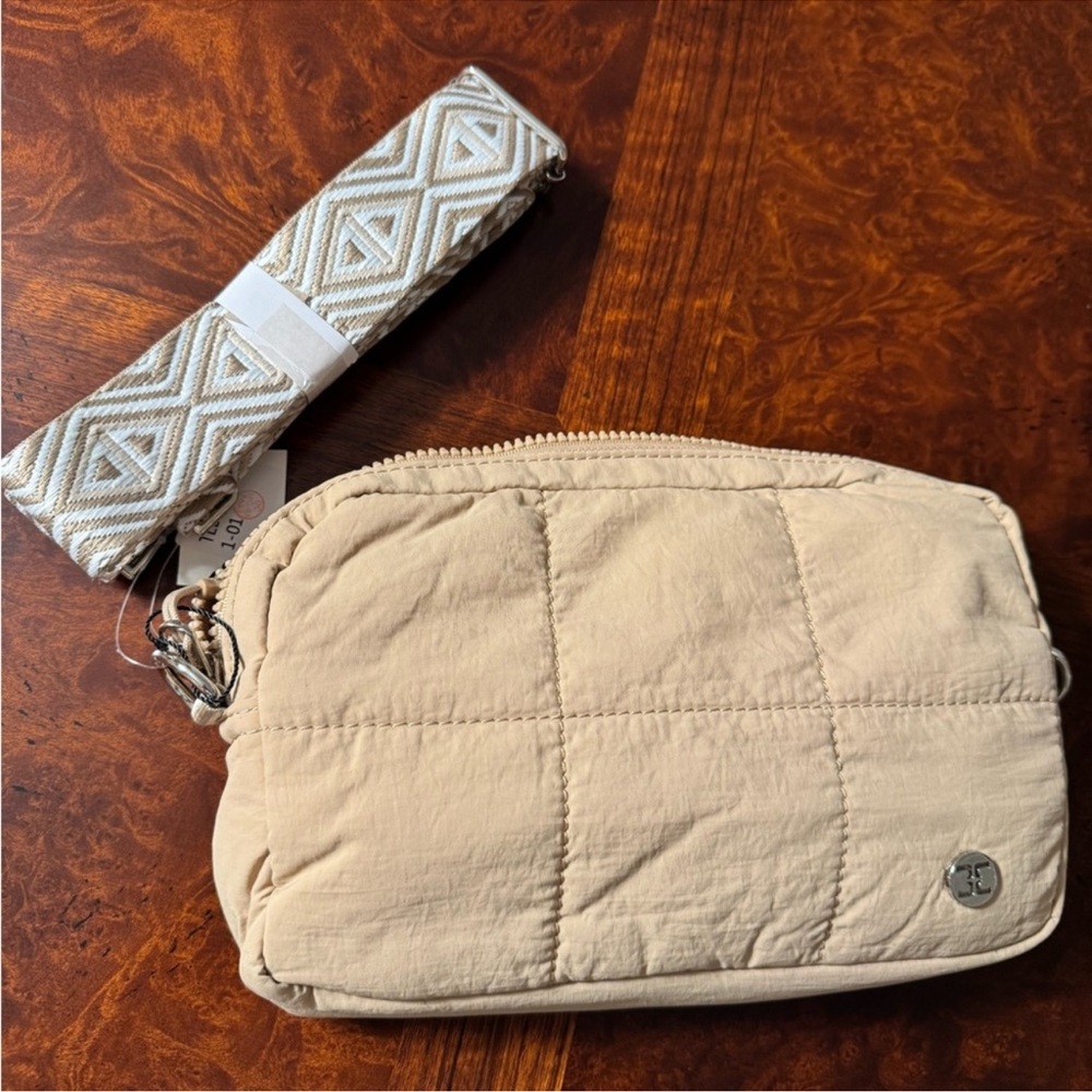 NWT Quilted Tan Crossbody Bag with Patterned Adjustable Strap - Picture 2 of 10